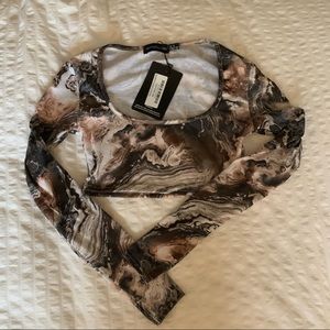 Pretty Little Thing Marble Brown Cropped Long Sleeve Shirt
